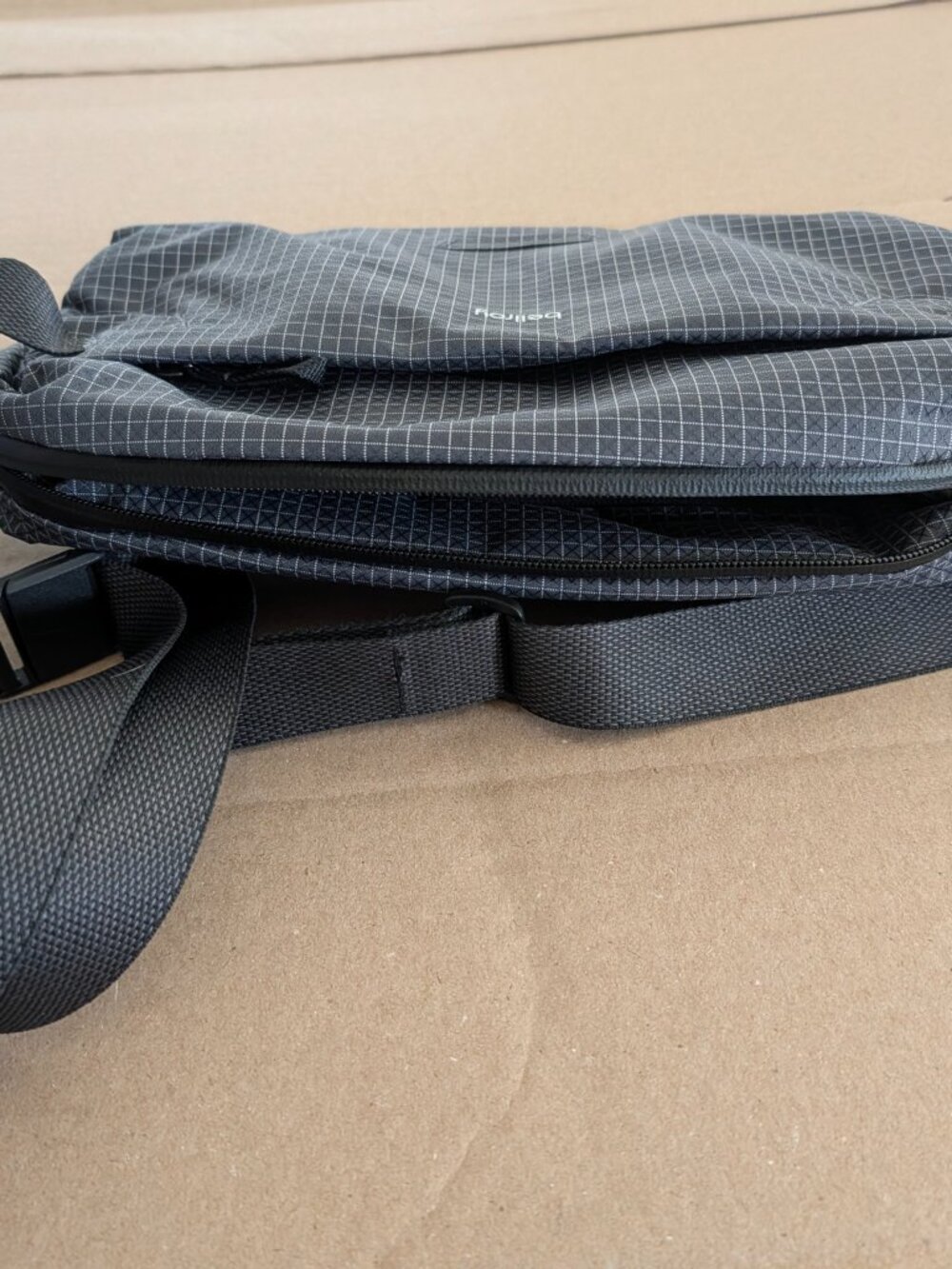 Bellroy Lite Sling - Arcade gray - Picture 2 of 2